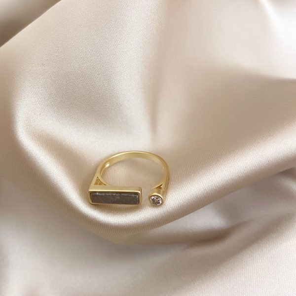 Vintage Style Ring - Image 2